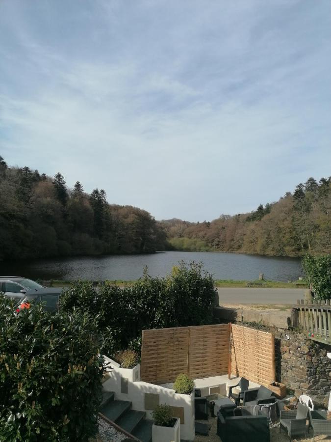 Moulin De Brezal Et Etang A 20 Minute De La Mer Plouneventer Luaran gambar